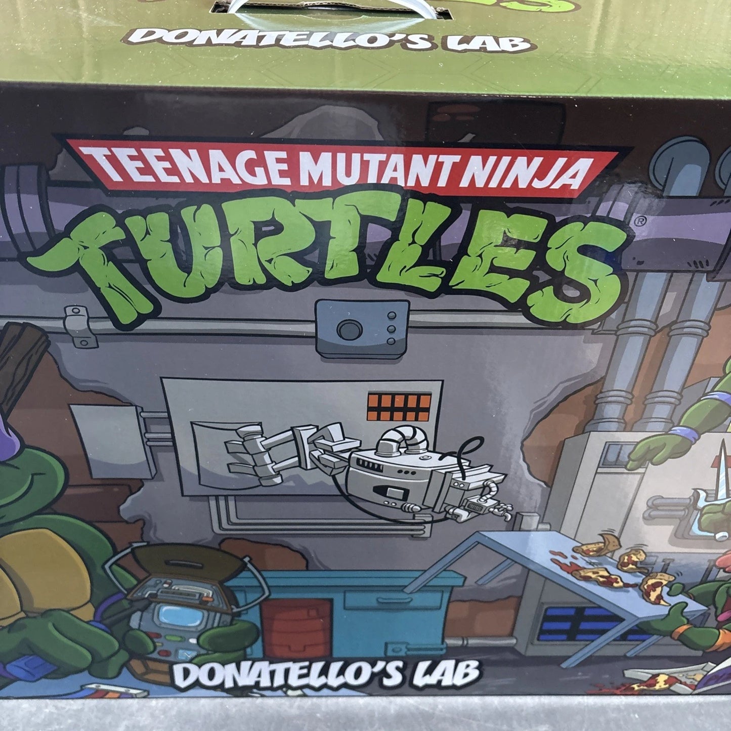 NECA Cartoon Teenage Mutant Ninja Turtles Sewer Lair - Donatello's Lab Diorama