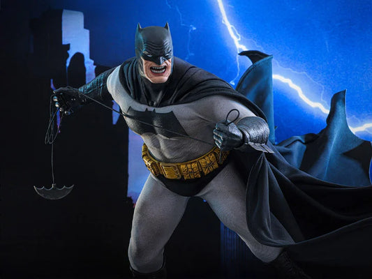 Batman: The Dark Knight Returns CMS024 Batman 1/6th Scale Collectible Figure