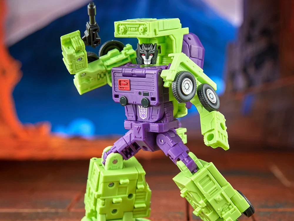 The Transformers: The Movie Studio Series Voyager Class Constructicon Mixmaster Action Figure