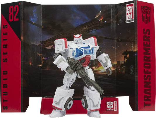 Transformers Studio Series 82 Deluxe Class Autobot Ratchet