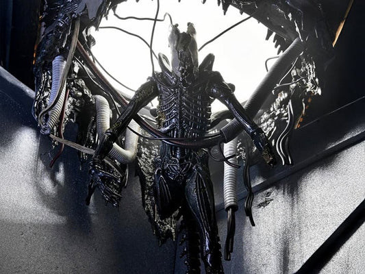 Alien: Romulus Suspended Lab Xenomorph XX121 Deluxe Action Figure